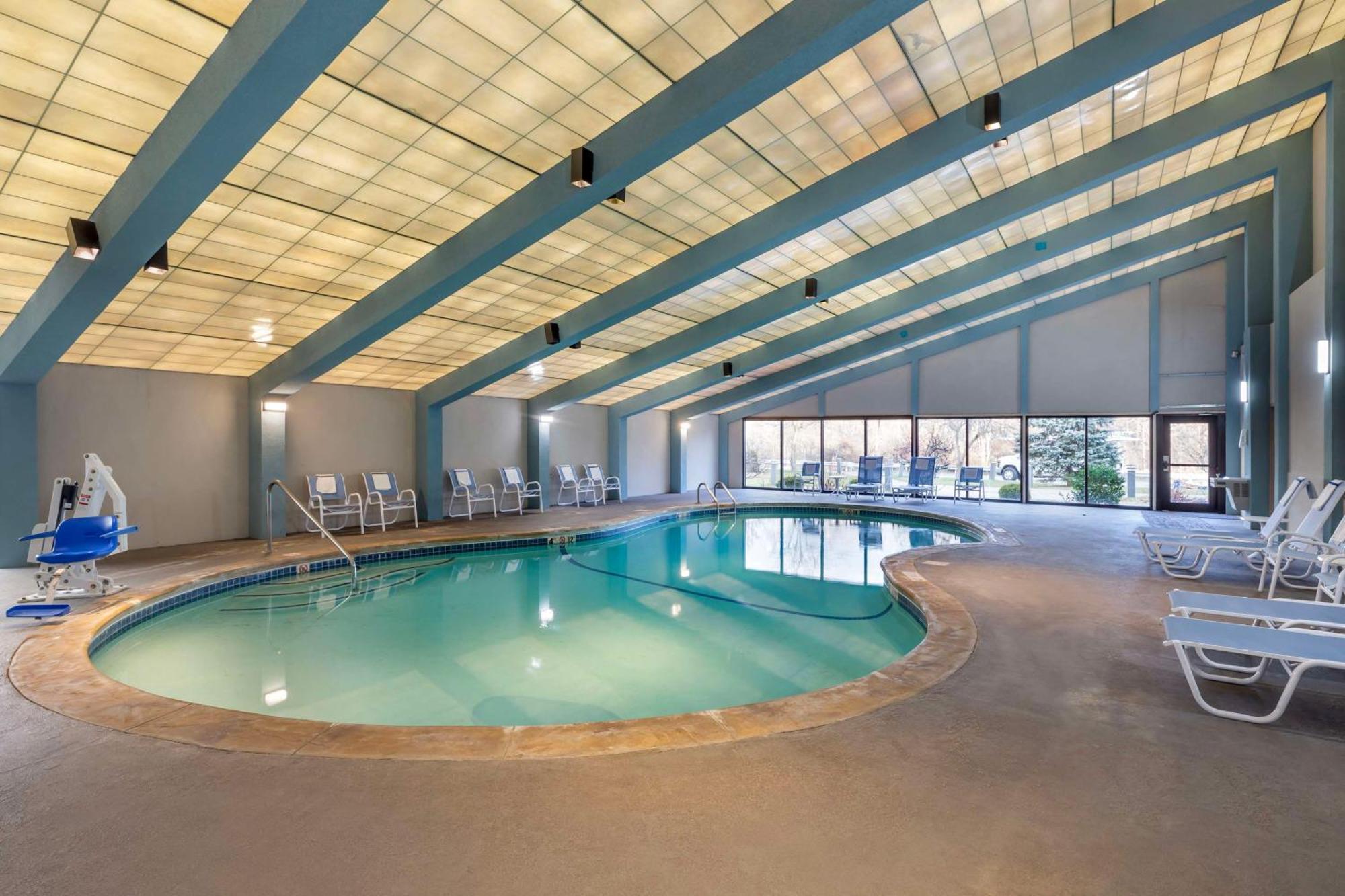 Best Western Plus New Englander Woburn Exteriör bild